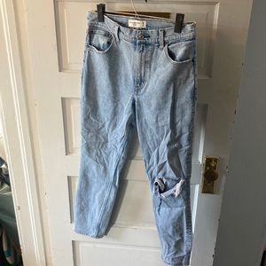 NWOT A&F Skinny High Rise Jeans Light destroyed wash size 28